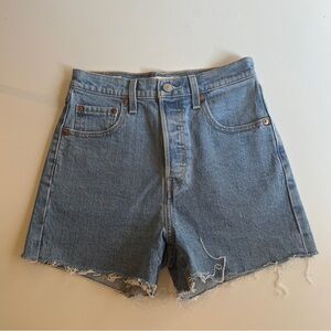 Levi’s Ribcage Shorts